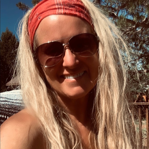 Meet your Posher, Cindi - Picture 2 of 6